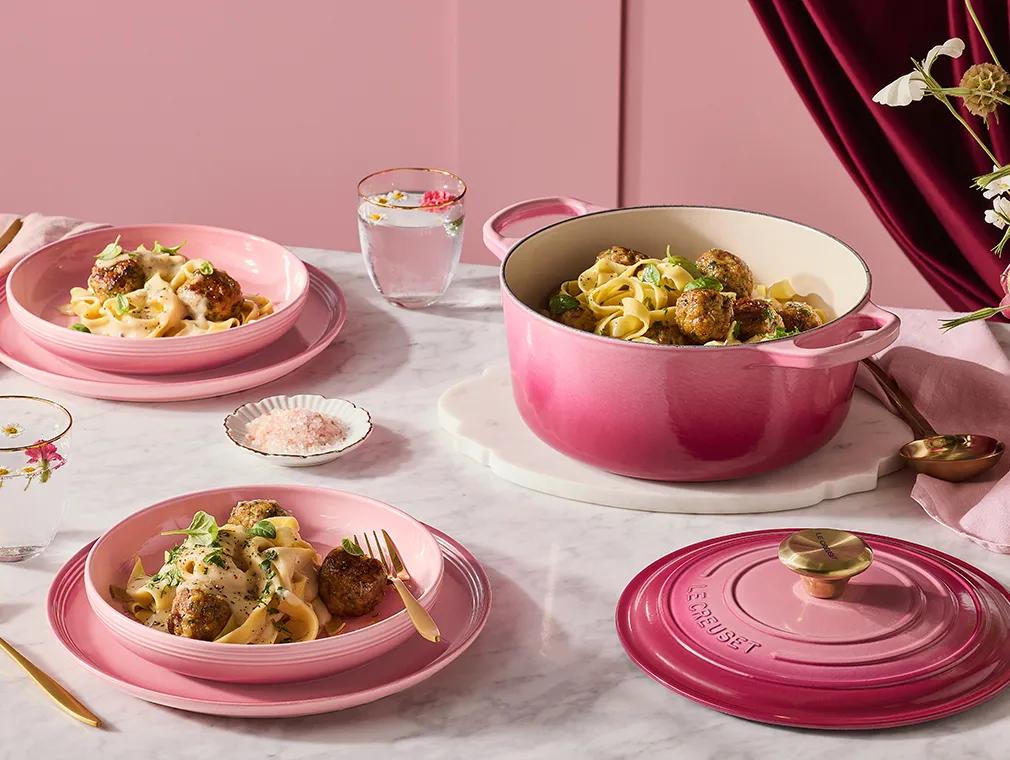 Pasta med köttbullar och vitvinssås