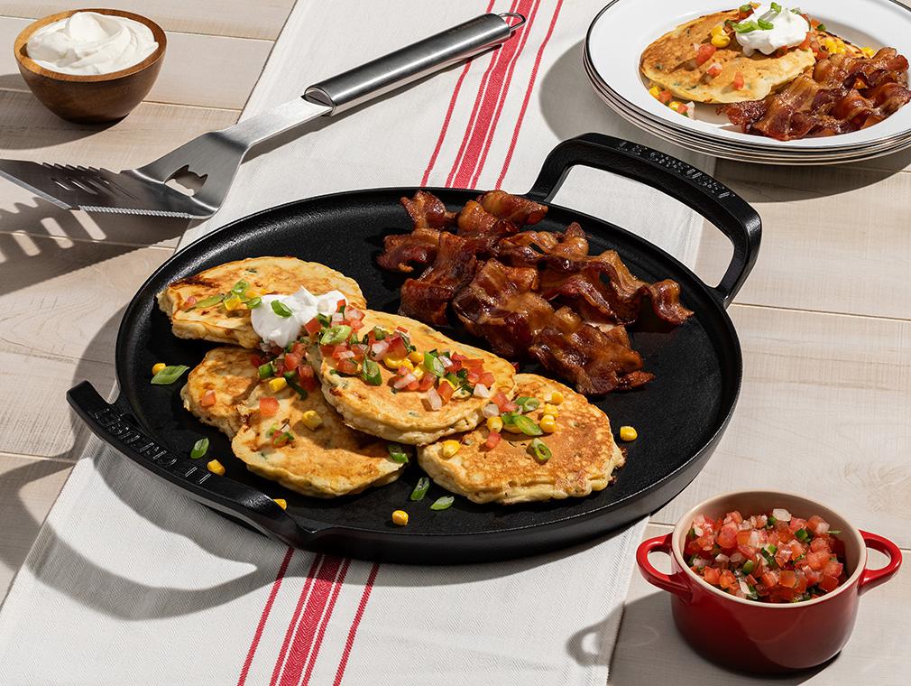 Corn Cakes med jalapeno, cheddar och bacon