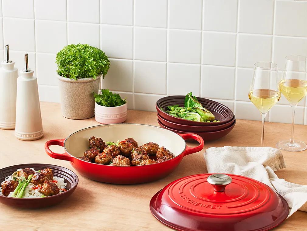 Glaserade köttbullar av fläskkött i teriyakisås