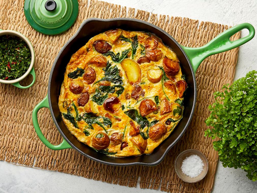 Fyllig omelett med confiterad vitlök och gremolata