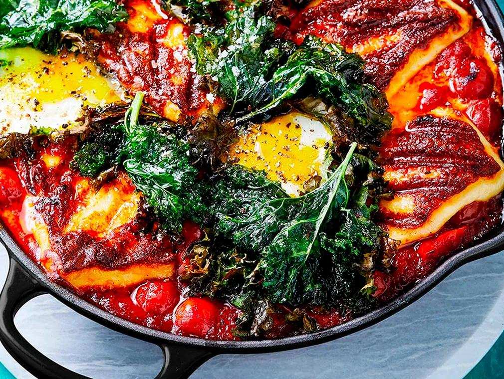 Shakshuka med grönkål och halloumi