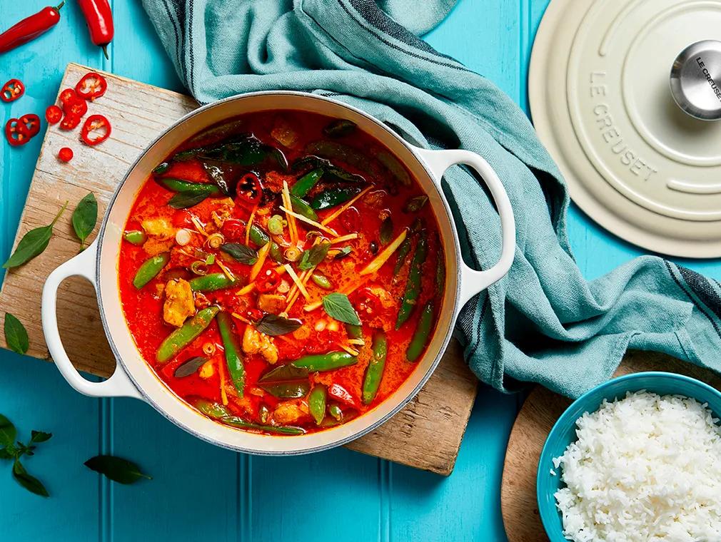 Thailändsk röd kycklingcurry