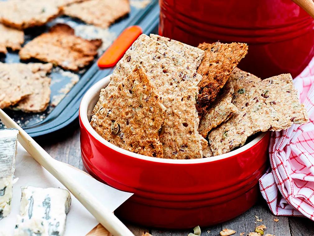 Knäckebröd med frön och kärnor