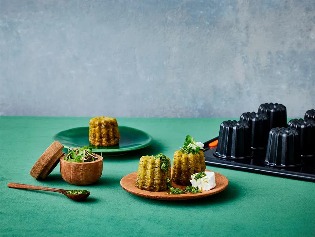 Grön cannelé med ruccola